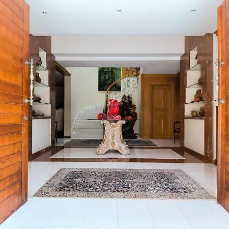 Anton Grand Estate - 5br With Private Pool Vilă Aradhippou