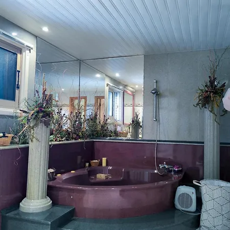 Anton Grand Estate - 5br With Private Pool Vilă Aradhippou